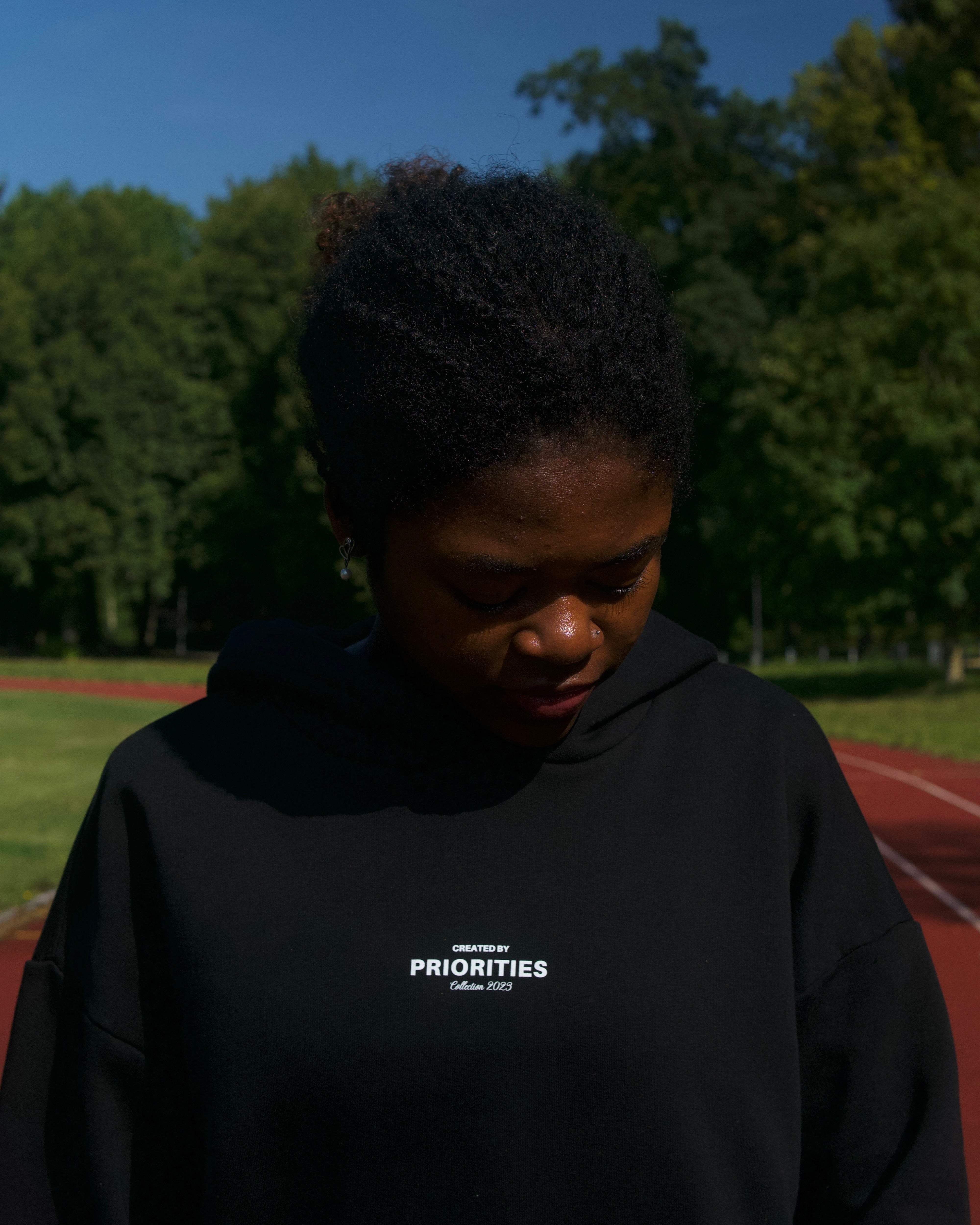 PRIORITIES essential Hoodie - Jet Black