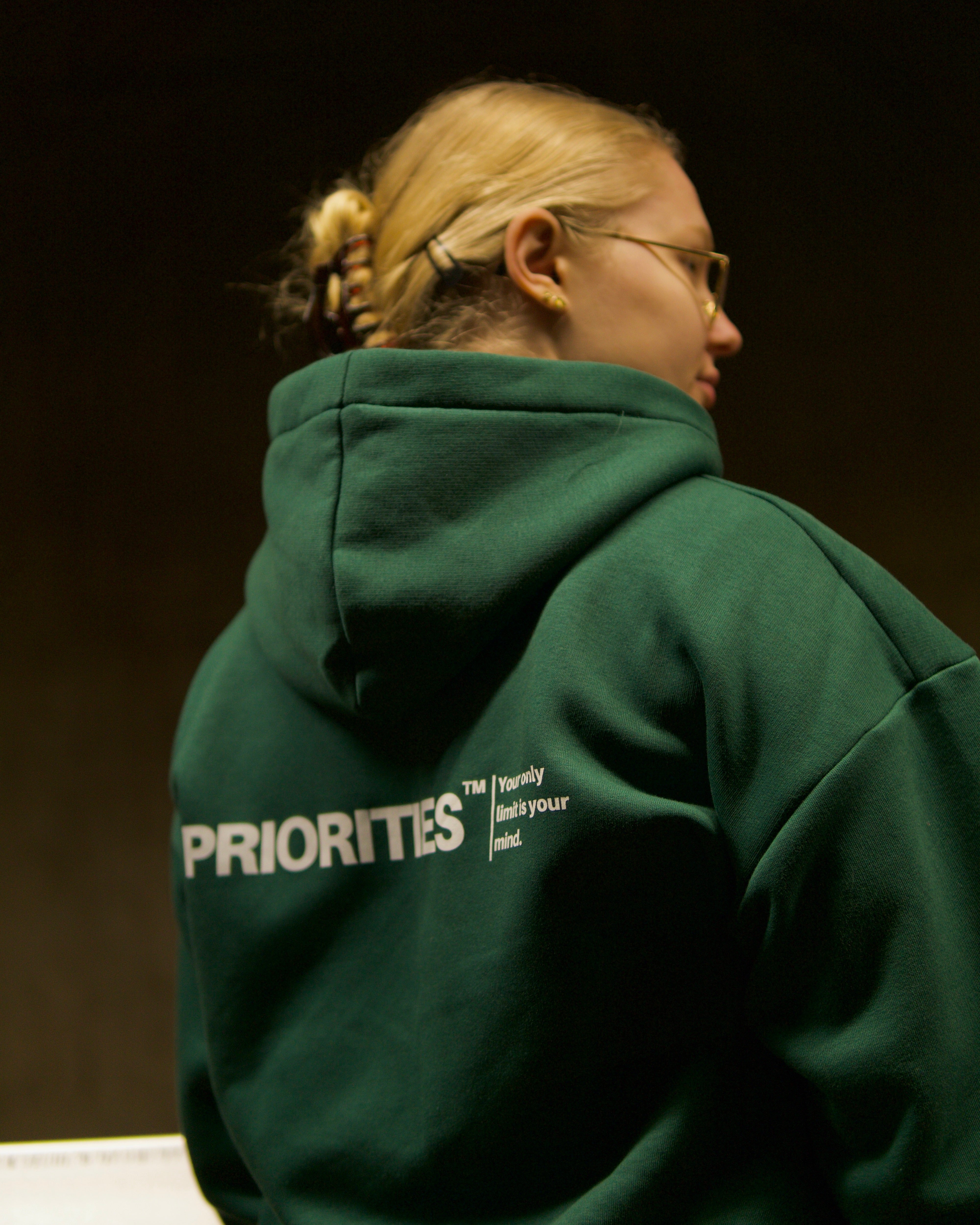 PRIORITIES essential Hoodie - Forest Green