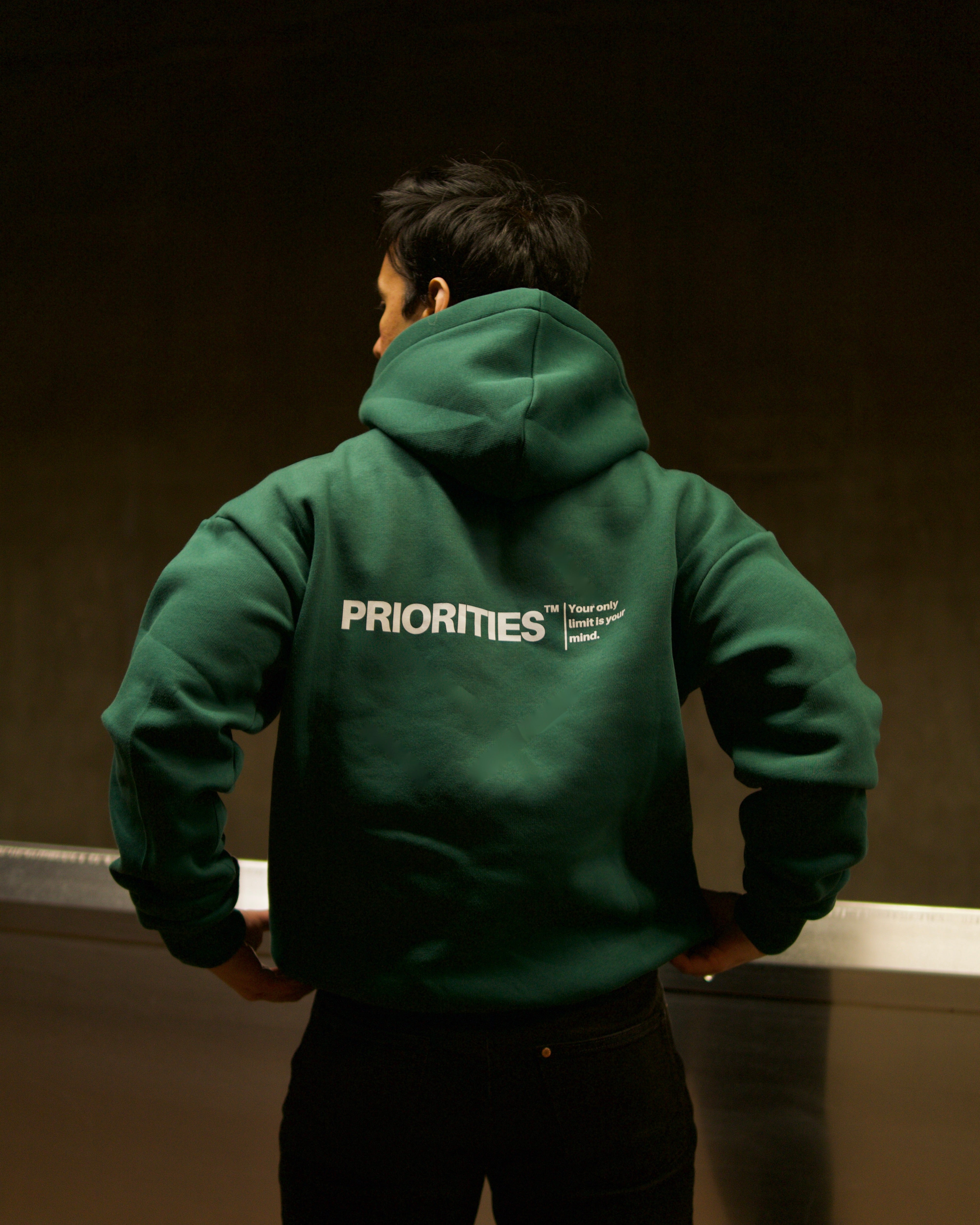 PRIORITIES essential Hoodie - Forest Green