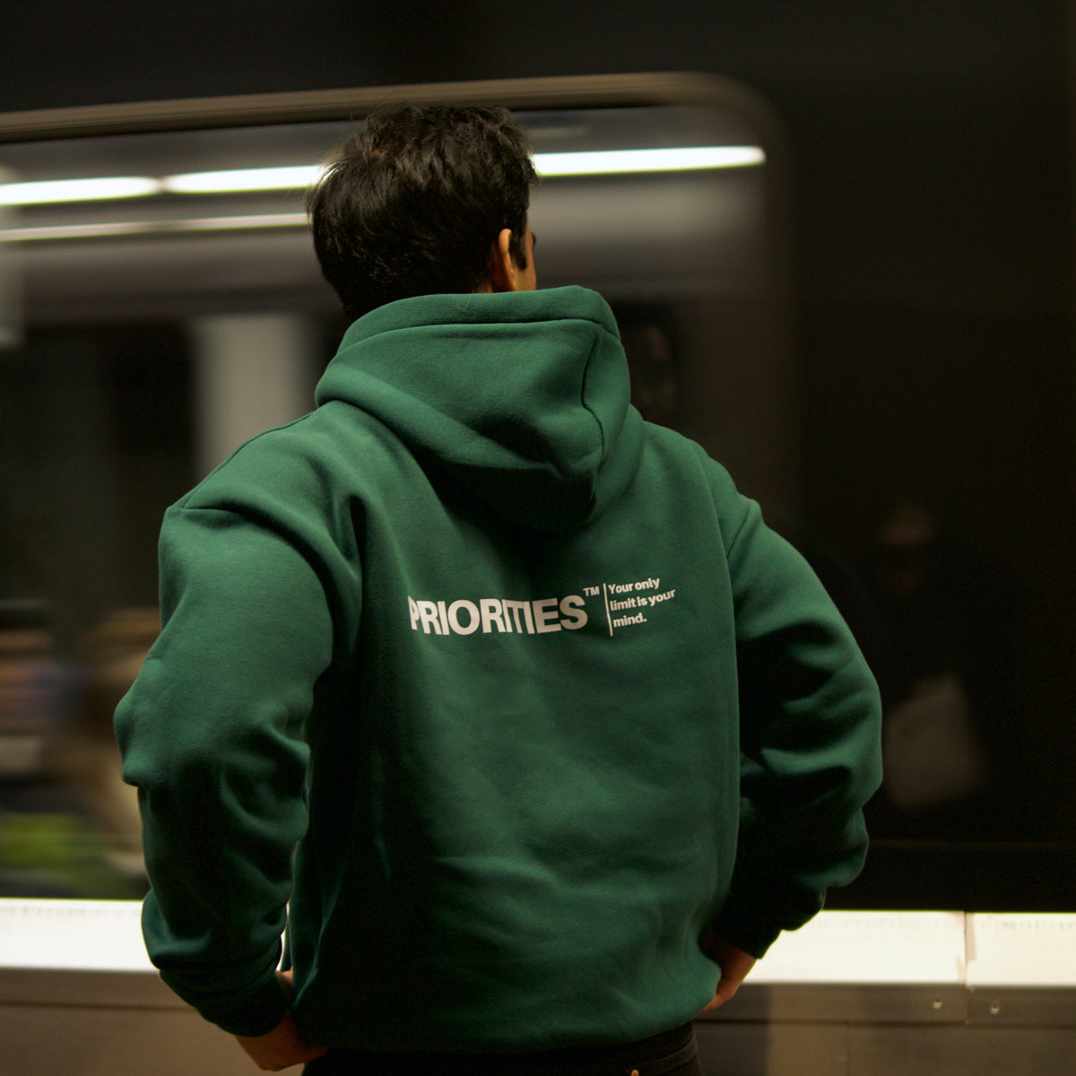 PRIORITIES essential Hoodie - Forest Green