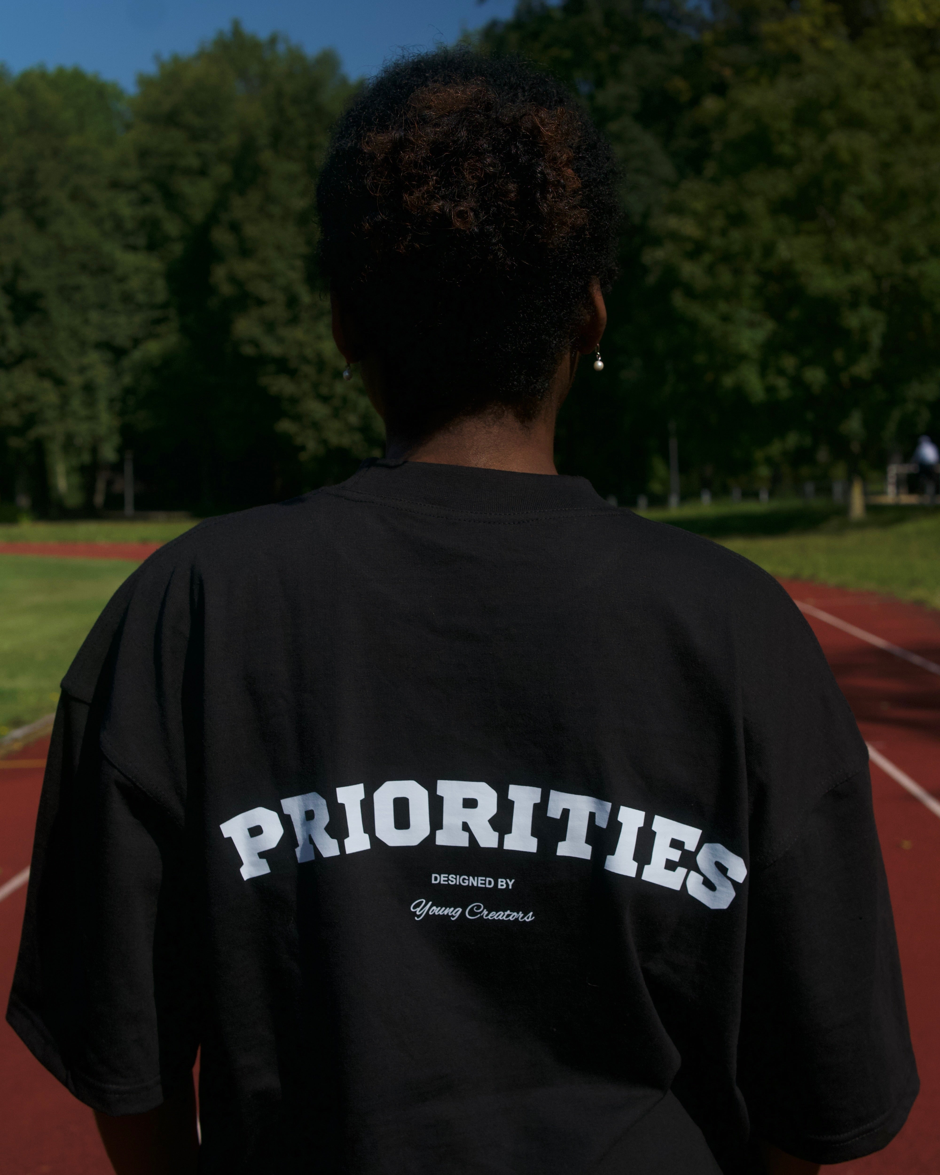 PRIORITIES essential Shirt - Black